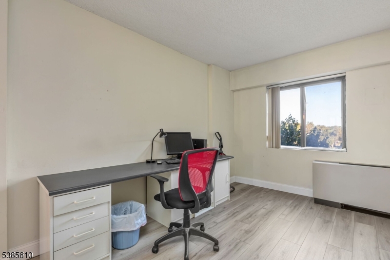 Linden Towers - Residential