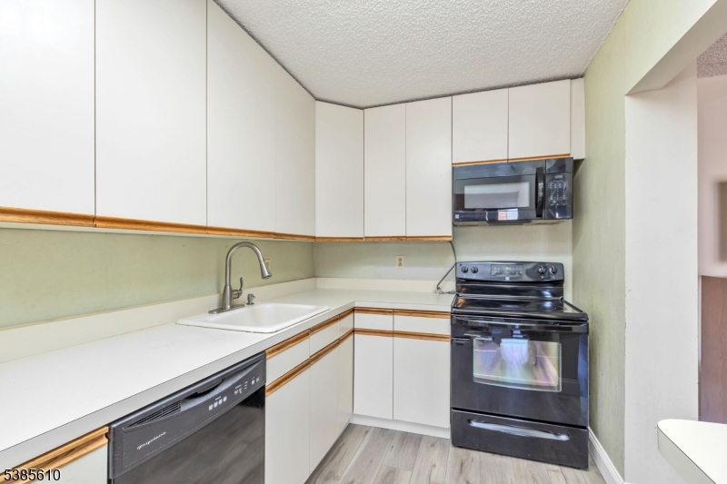 Linden Towers - Residential