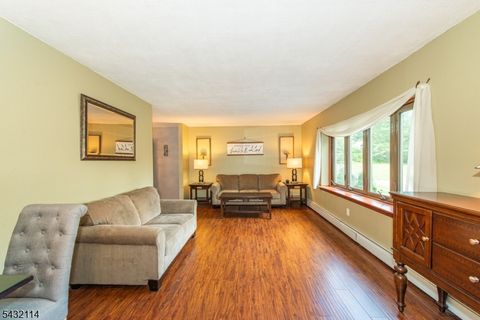 14 Stanley Pl, Mount Olive Twp., NJ 07828 - #: 4034490