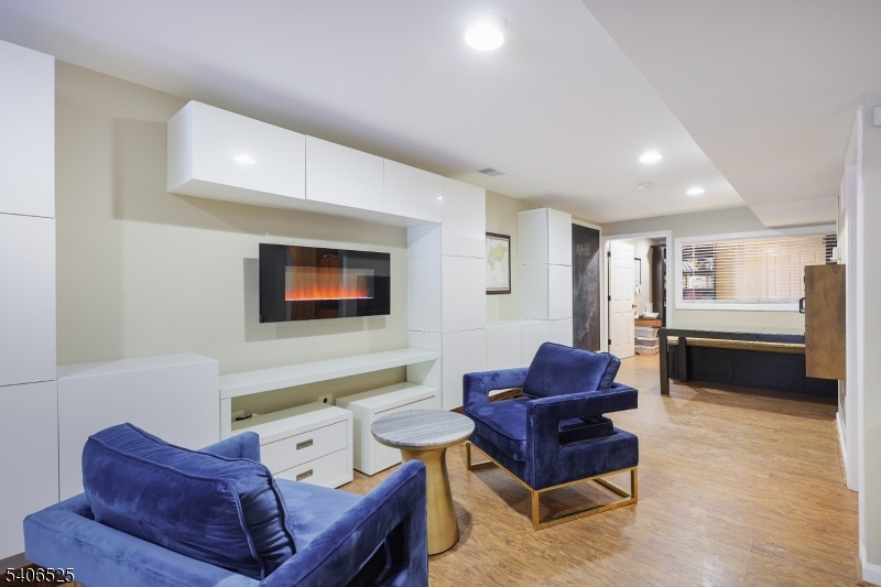 Lakeside - Residential