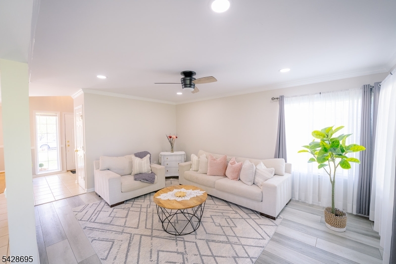Country Oaks - Residential