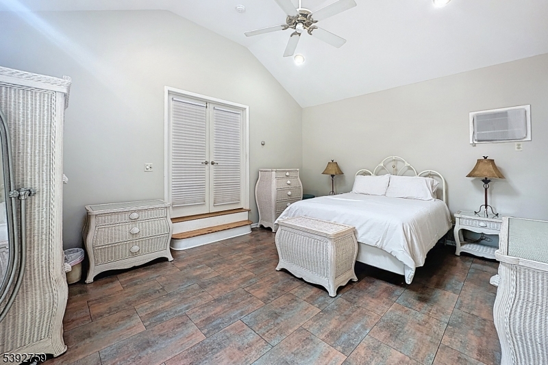 White Meadow Lake - Residential