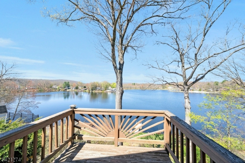 Cozy Lake - Residential