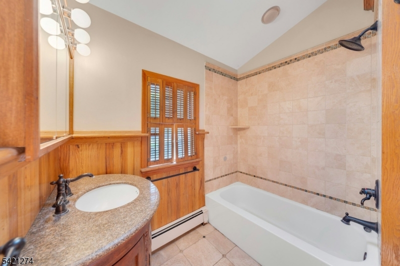 Cozy Lake - Residential