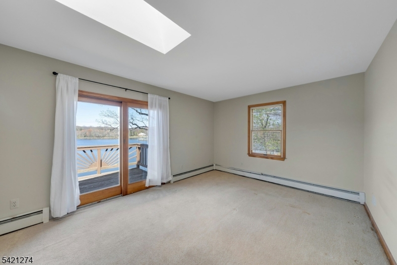 Cozy Lake - Residential