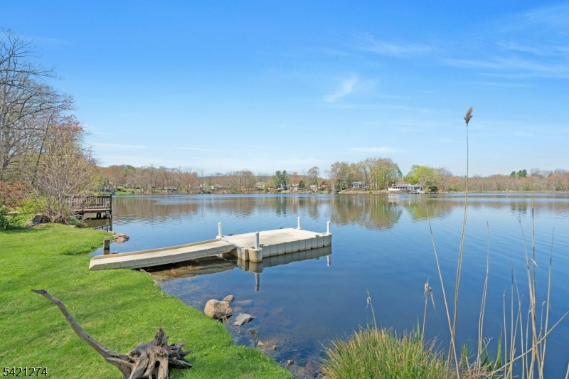 Cozy Lake - Residential
