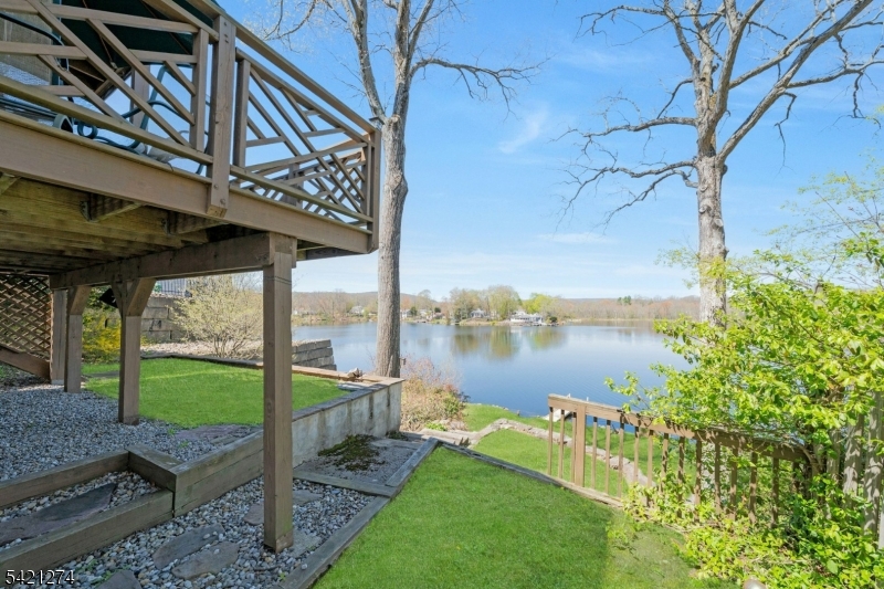 Cozy Lake - Residential