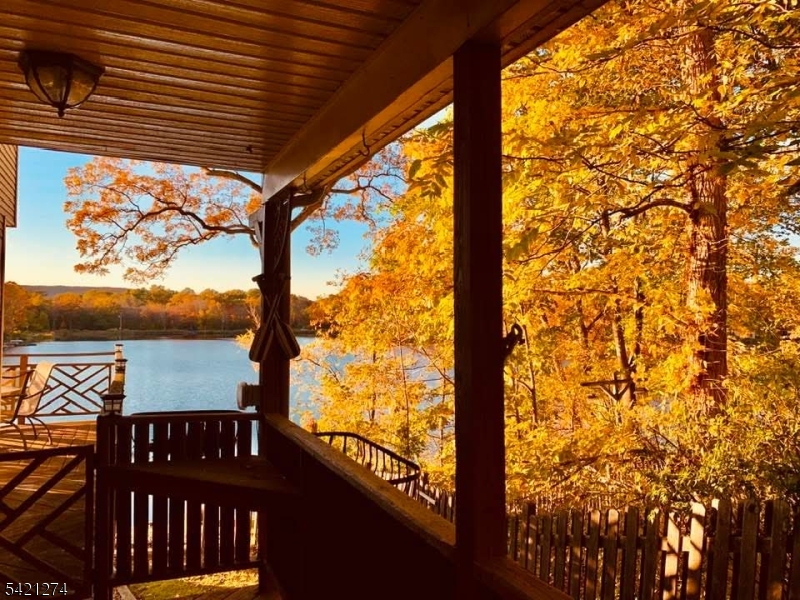 Cozy Lake - Residential