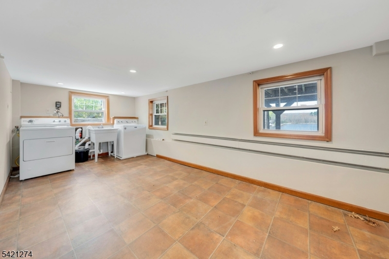 Cozy Lake - Residential