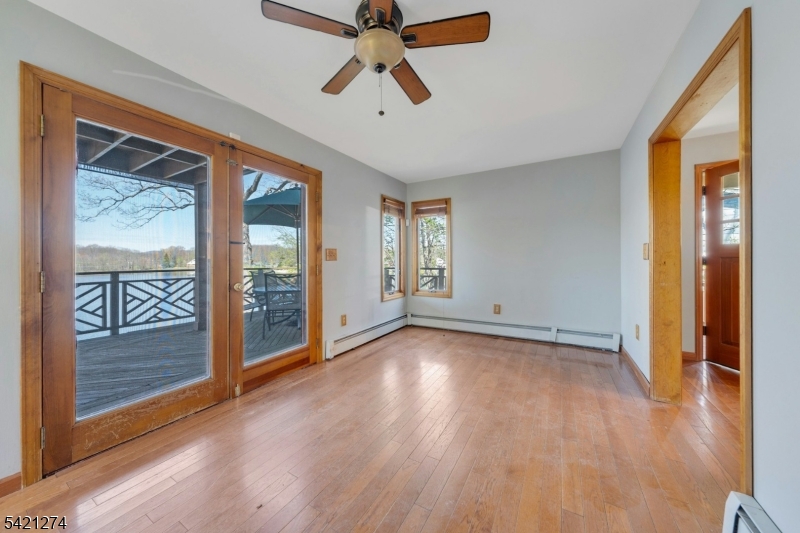 Cozy Lake - Residential