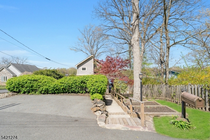 Cozy Lake - Residential