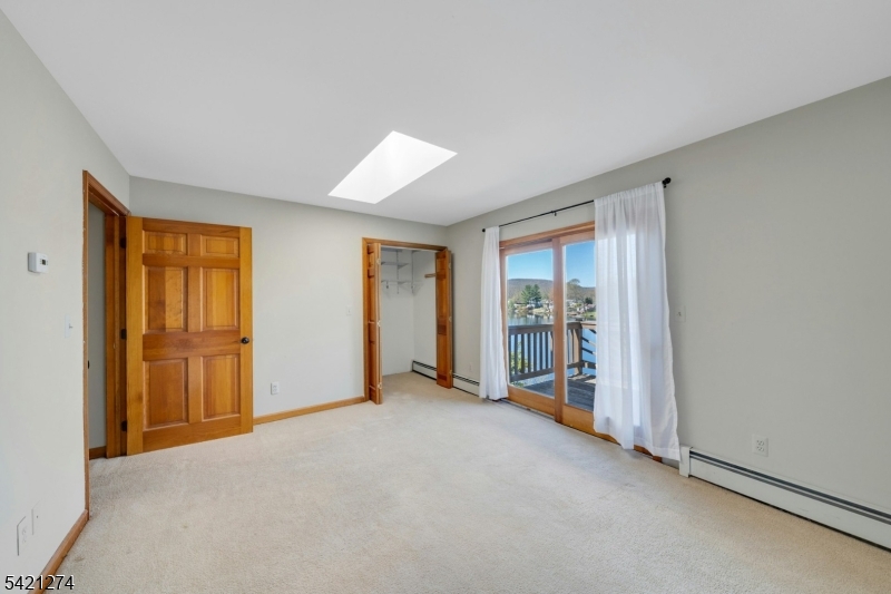 Cozy Lake - Residential