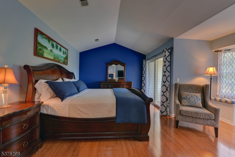 SKYLINE VILLAGE - Residential