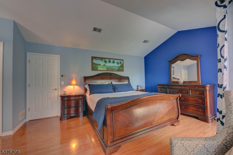 SKYLINE VILLAGE - Residential