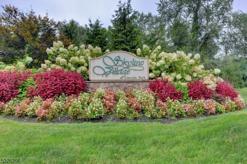 SKYLINE VILLAGE - Residential