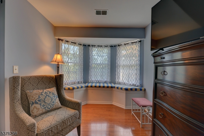 SKYLINE VILLAGE - Residential