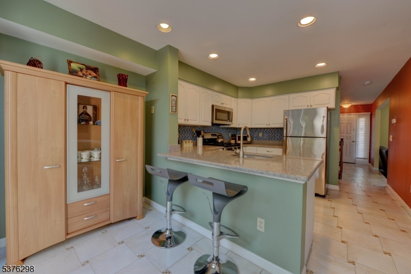 SKYLINE VILLAGE - Residential