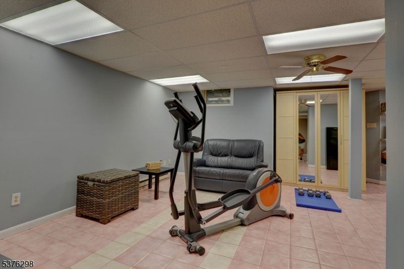 SKYLINE VILLAGE - Residential