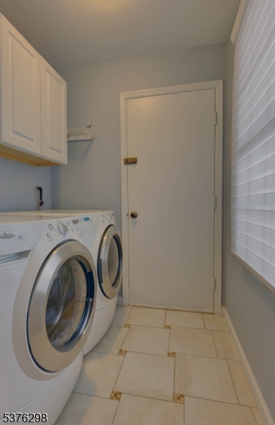 SKYLINE VILLAGE - Residential