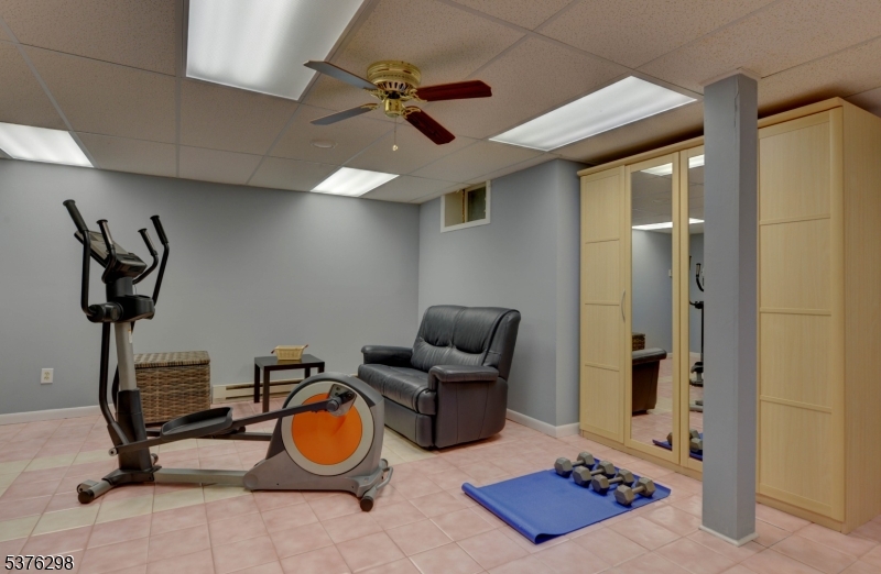 SKYLINE VILLAGE - Residential