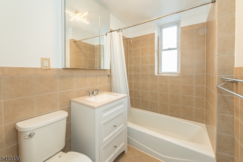 Rivergate - Residential Lease