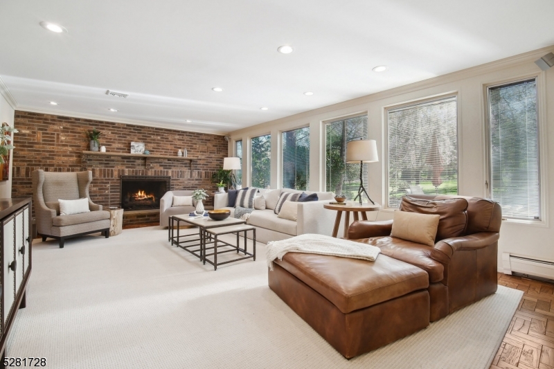 CHESTNUT HILL - Residential