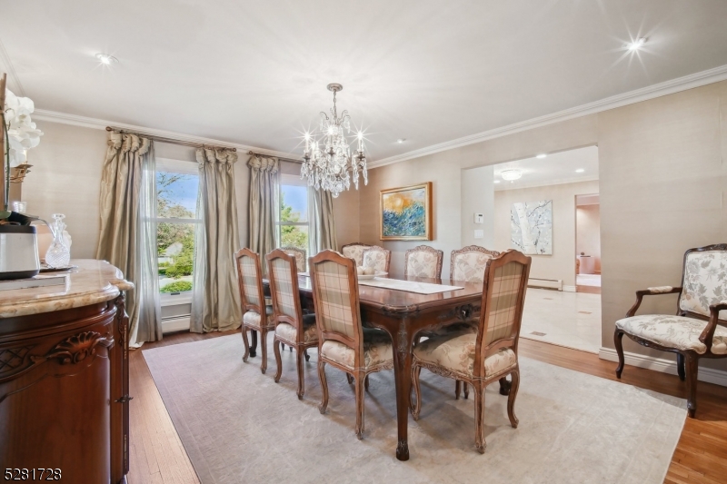 CHESTNUT HILL - Residential