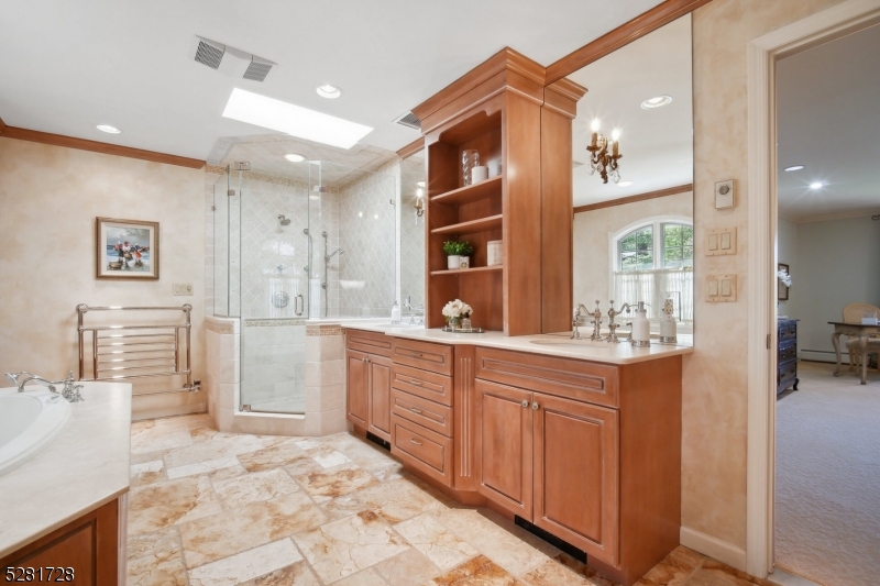 CHESTNUT HILL - Residential