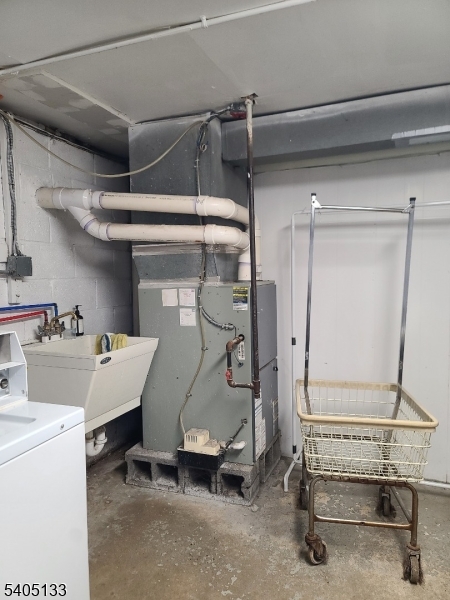 FINDERNE HEIGHTS - Residential Lease