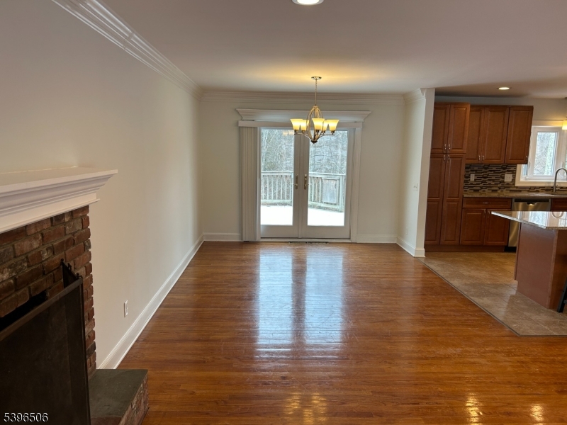 Cul-de-sac - Residential Lease