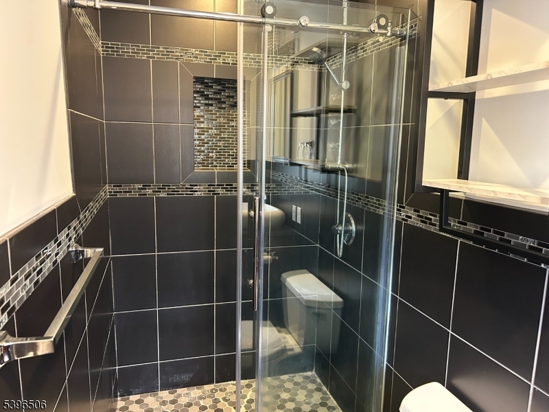 Cul-de-sac - Residential Lease