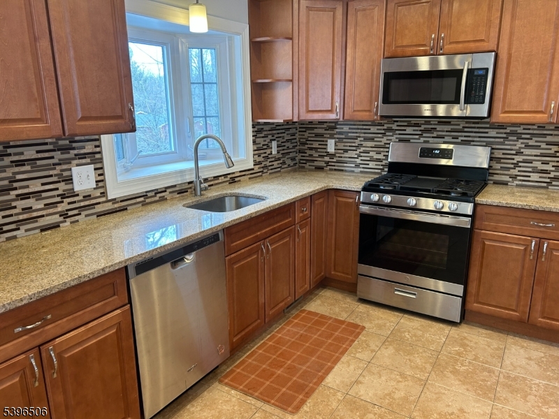 Cul-de-sac - Residential Lease