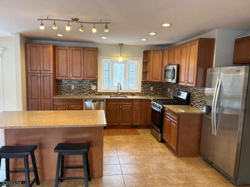 Cul-de-sac - Residential Lease