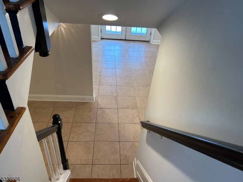 Cul-de-sac - Residential Lease