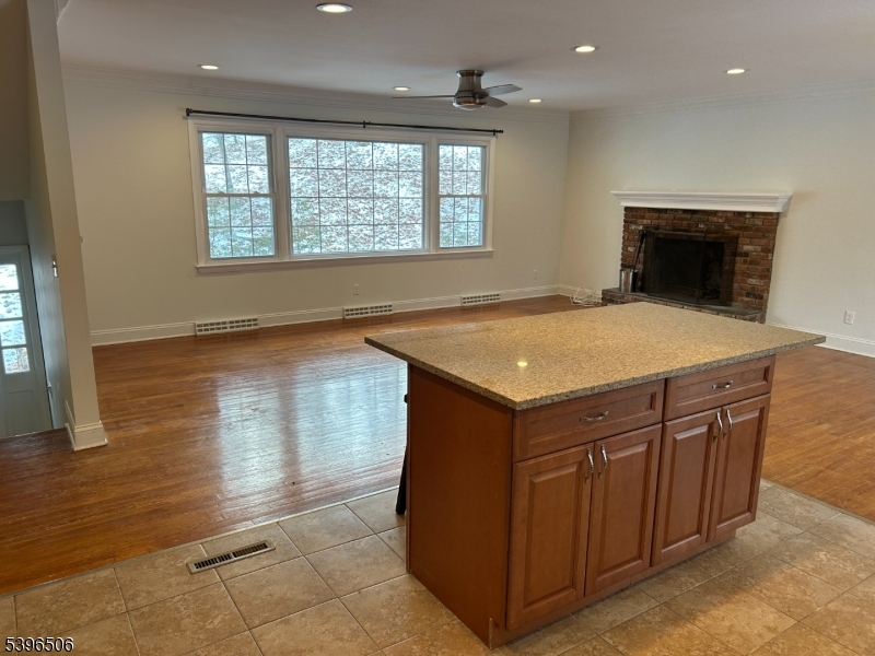 Cul-de-sac - Residential Lease