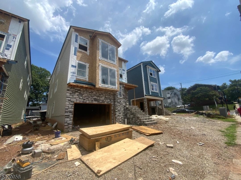 Photo 1 of 6 — 303-305 Chilton St, Elizabeth City, NJ 07208