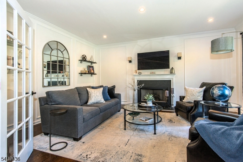 Woodlake Crest - Residential