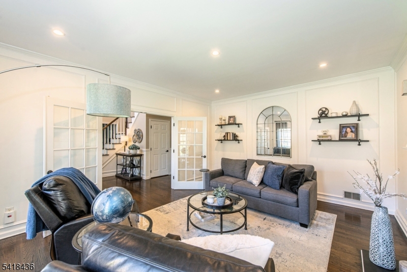 Woodlake Crest - Residential