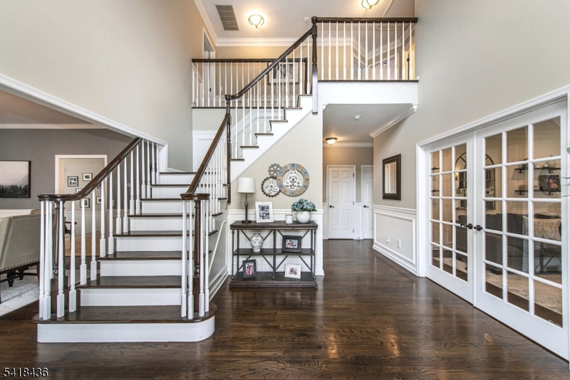 Woodlake Crest - Residential