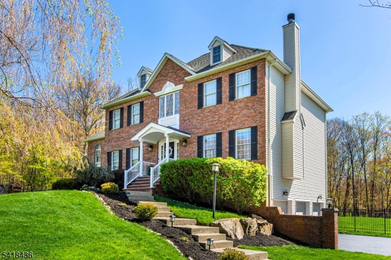Woodlake Crest - Residential