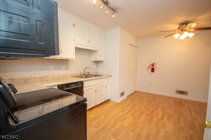 Heritage Lakes - Residential Lease