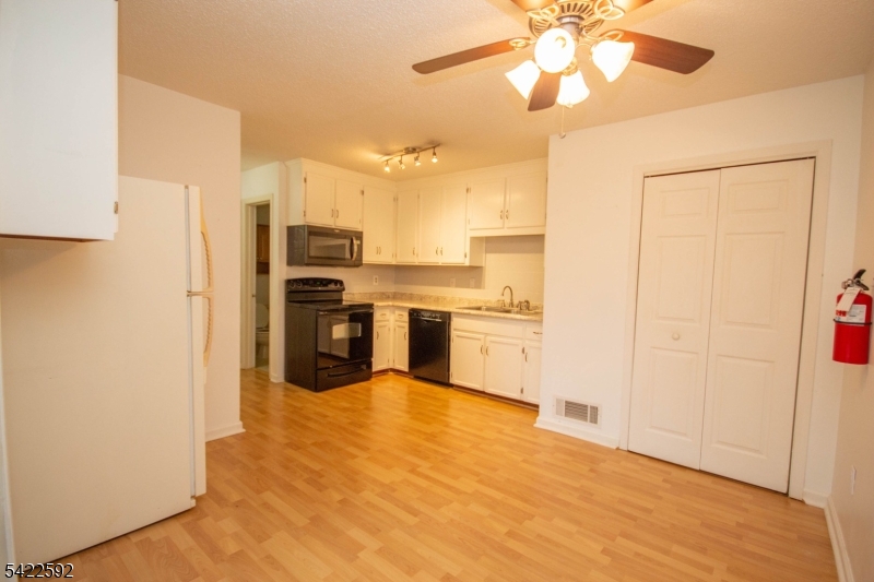 Heritage Lakes - Residential Lease