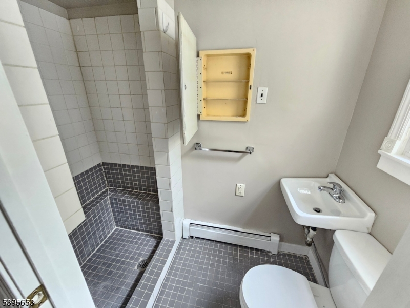 Garret heights - Residential Lease