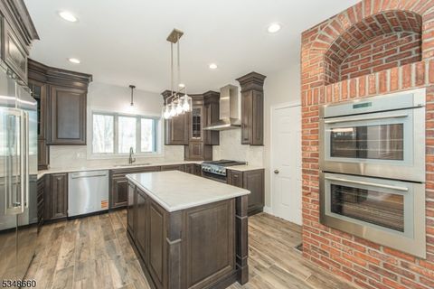 MLS: 3956120