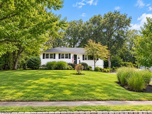 8 COUNTRY CLUB CT, LIVINGSTON, NJ 07039 - Image 73d89fa3f97a6e52dded3e674e95cfaa/983539522