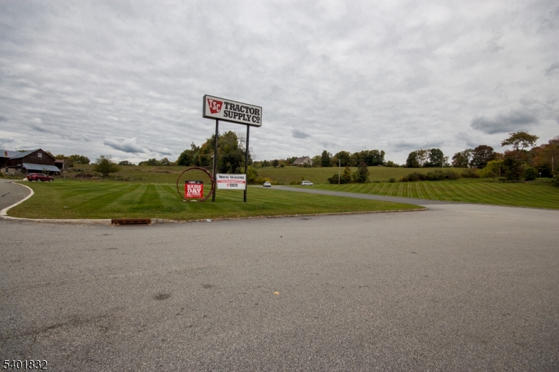 Next to Tractor Supply - Land