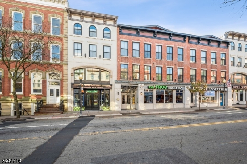 Downtown - Residential Lease