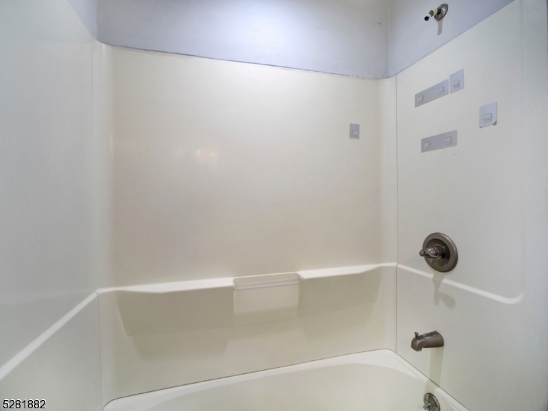 Mountain Club - Residential Lease