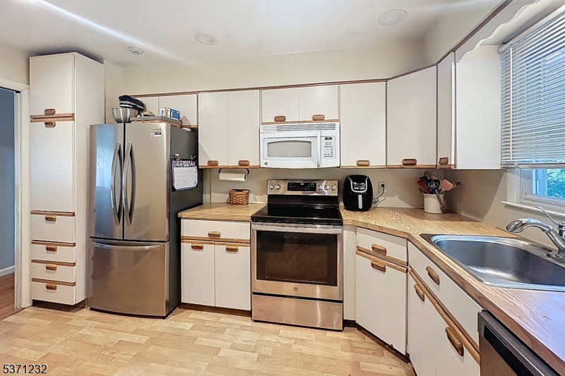 White Meadow Lake - Residential Lease