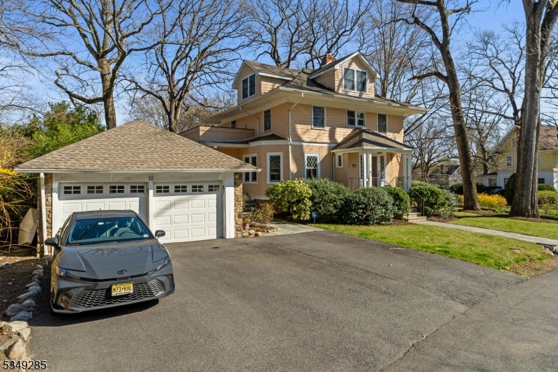 12 Howell Rd